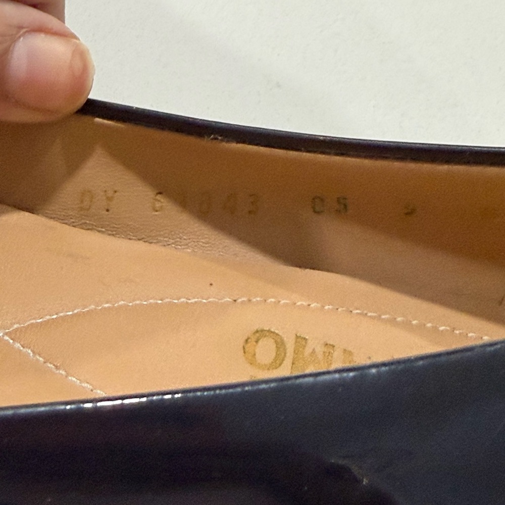 Salvatore Ferragamo Bow Navy Blue Patent Leather Flats Size 9 - Picture 8 of 9